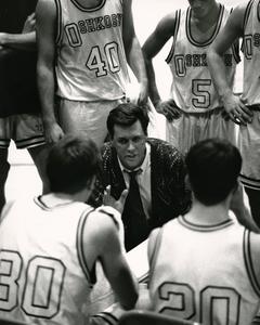 Men's basketball coach Ted Van Dellen