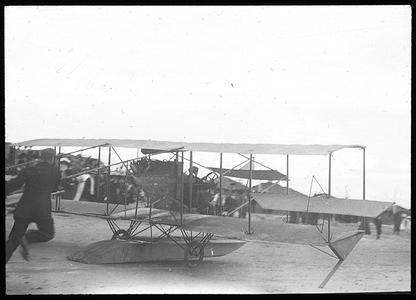 Curtiss just leaving ground
