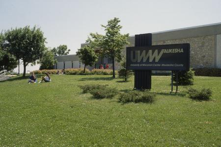 UW-Waukesha main entrance and campus logo sign
