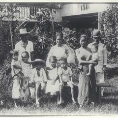 A Filipino family portrait, 1910-1930