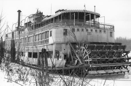 Sternwheel view of the Idlewild wintering at Alton Slough, Missouri