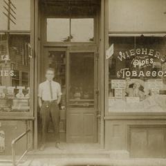 Wiecher's Pipes and Tobacco Shop, Waukesha, storefront