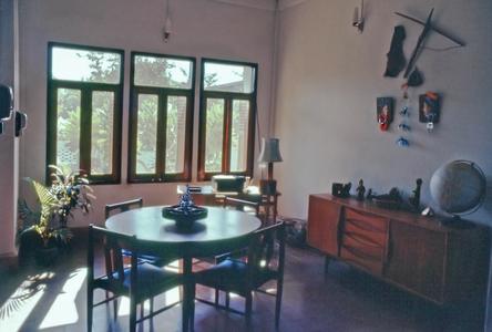 Dining room, Nongduang house