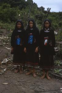 Ethnic Phuan girls