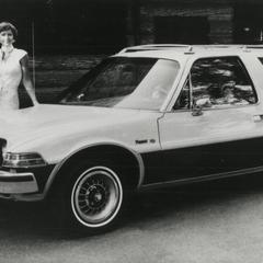 American Motors Corporation Pacer with spokesmodel