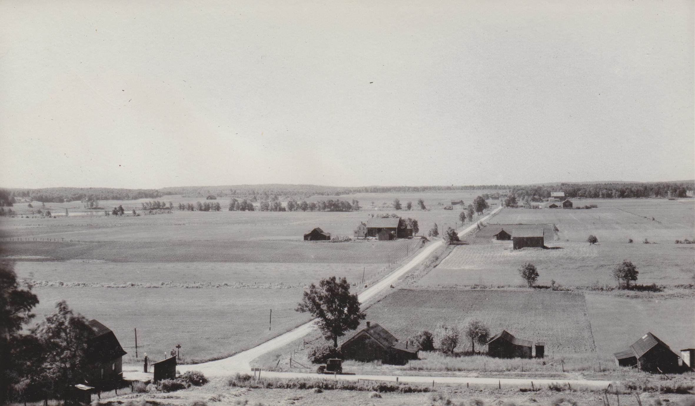 ‎Drumlins rising from pitted plain UWDC UWMadison Libraries