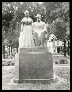 Monument - Abraham and Mary Todd Lincoln