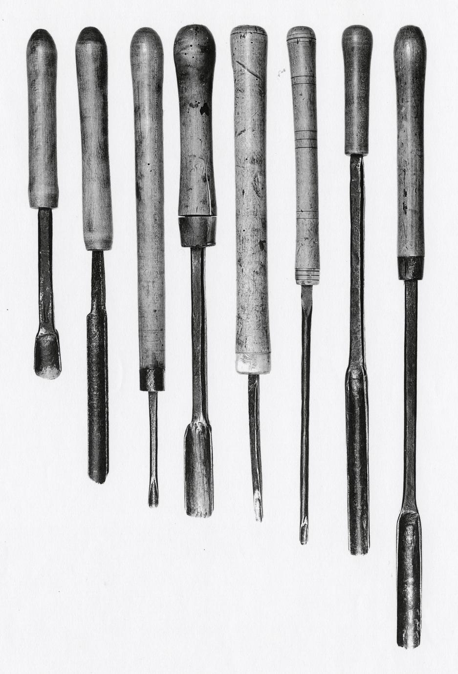 Eight examples of turning gouges of different sizes.