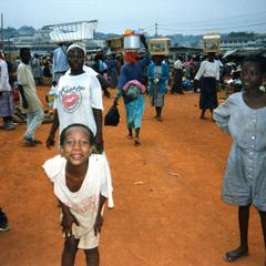 Children at Kumasi market