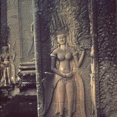 Angkor Wat : apsaras, outer enclosure