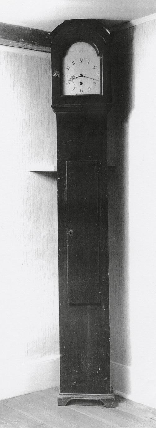 Black and white photograph of a silent clock.