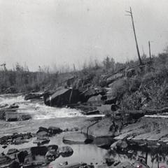 Upper fall of breakwater, Pine River
