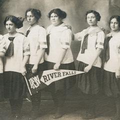 Women's basketball team, 1912