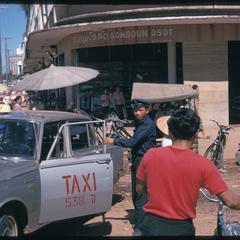 Morning Market : taxi