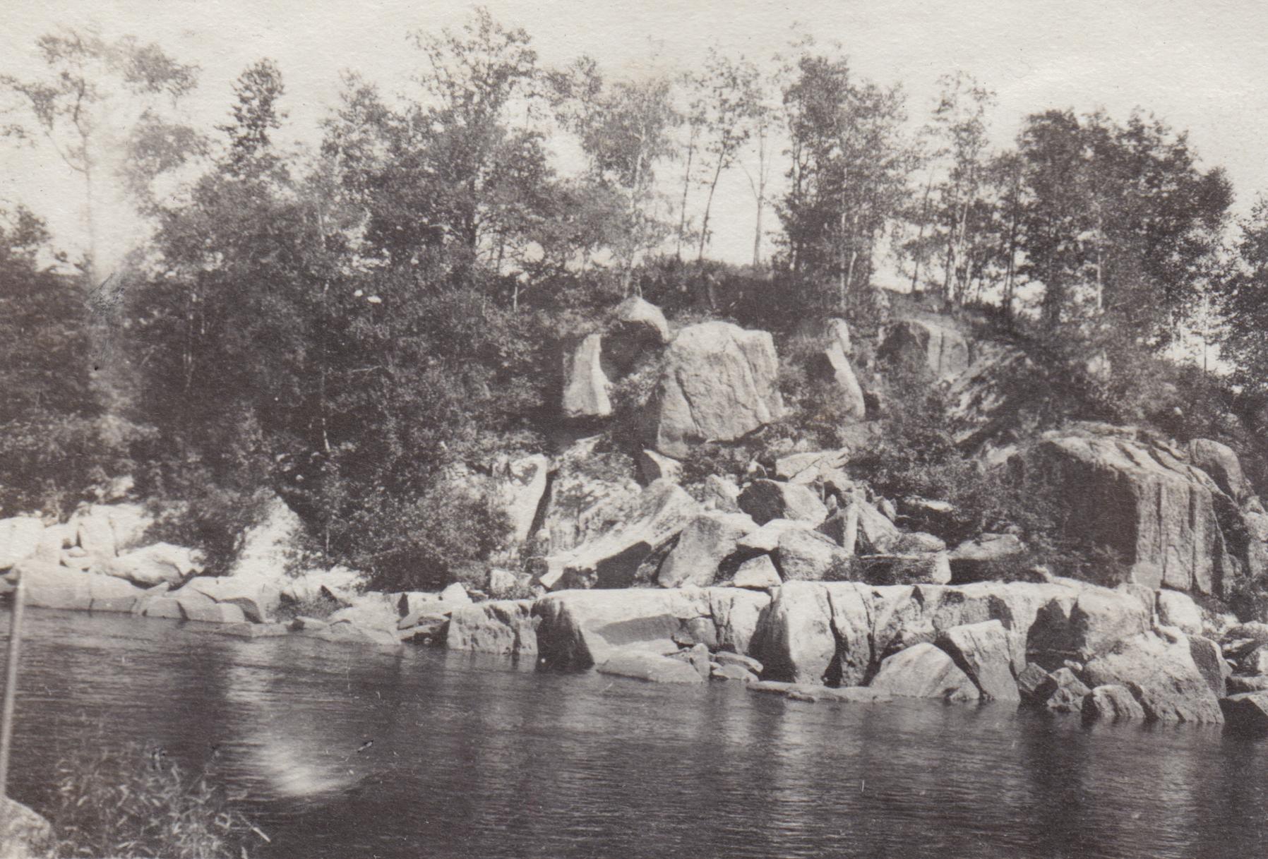 1918 Training camp - gneiss along Black River