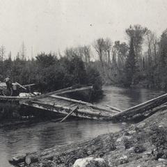 Broken bridge south of Pentoga
