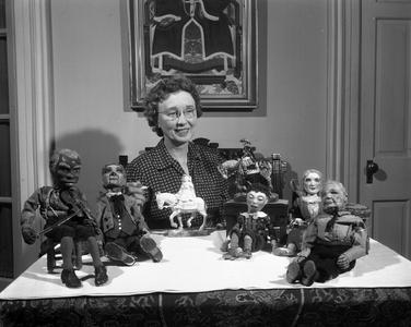 Della Wilson with dolls