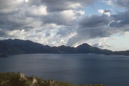 Lago Atitlán, below Solalá