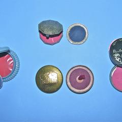 Miniature rouge compacts