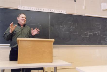 Jim Peterson lecturing, University of Wisconsin--Marshfield/Wood County