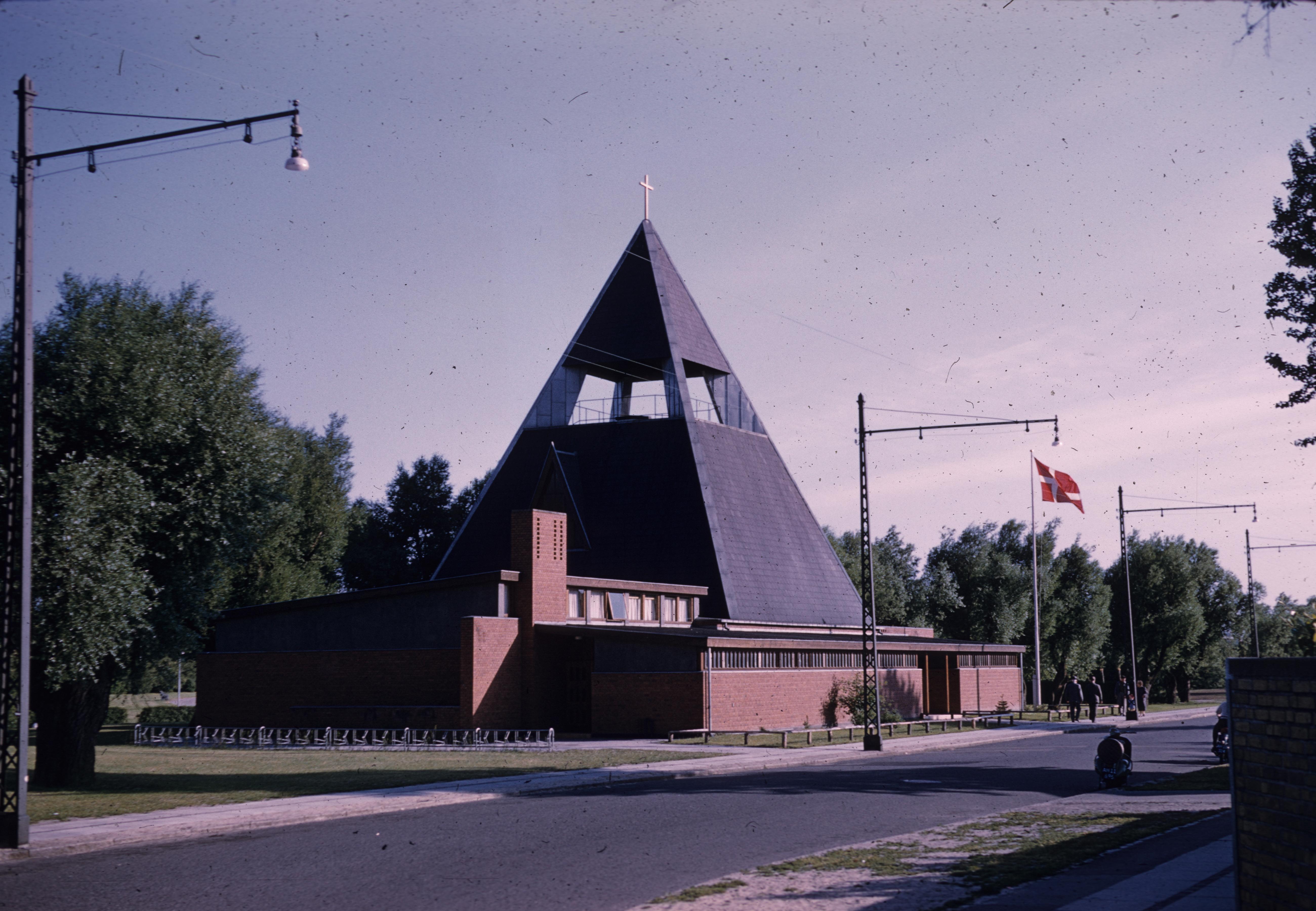 Pyramid shaped church - UWDC - UW-Madison Libraries