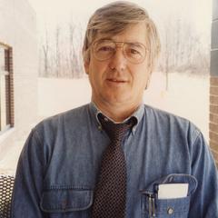 Political science professor Roger Wall faculty photo