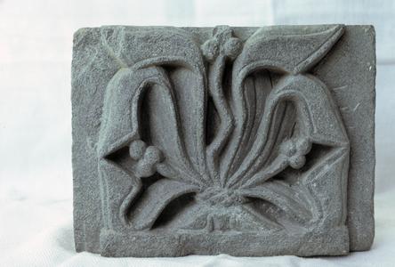 NG230, Decorative Relief