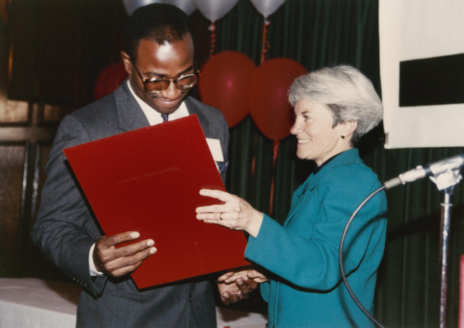 Carlton Campbell receives 1990 Student Leadership Award