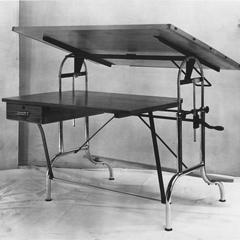 Stremeline drawing table