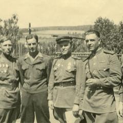 American and Russian officers meet
