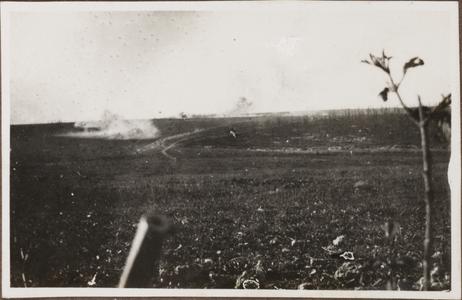 Das Sperrfeuer an der Totenschluct b. Verdun in Juli 1916