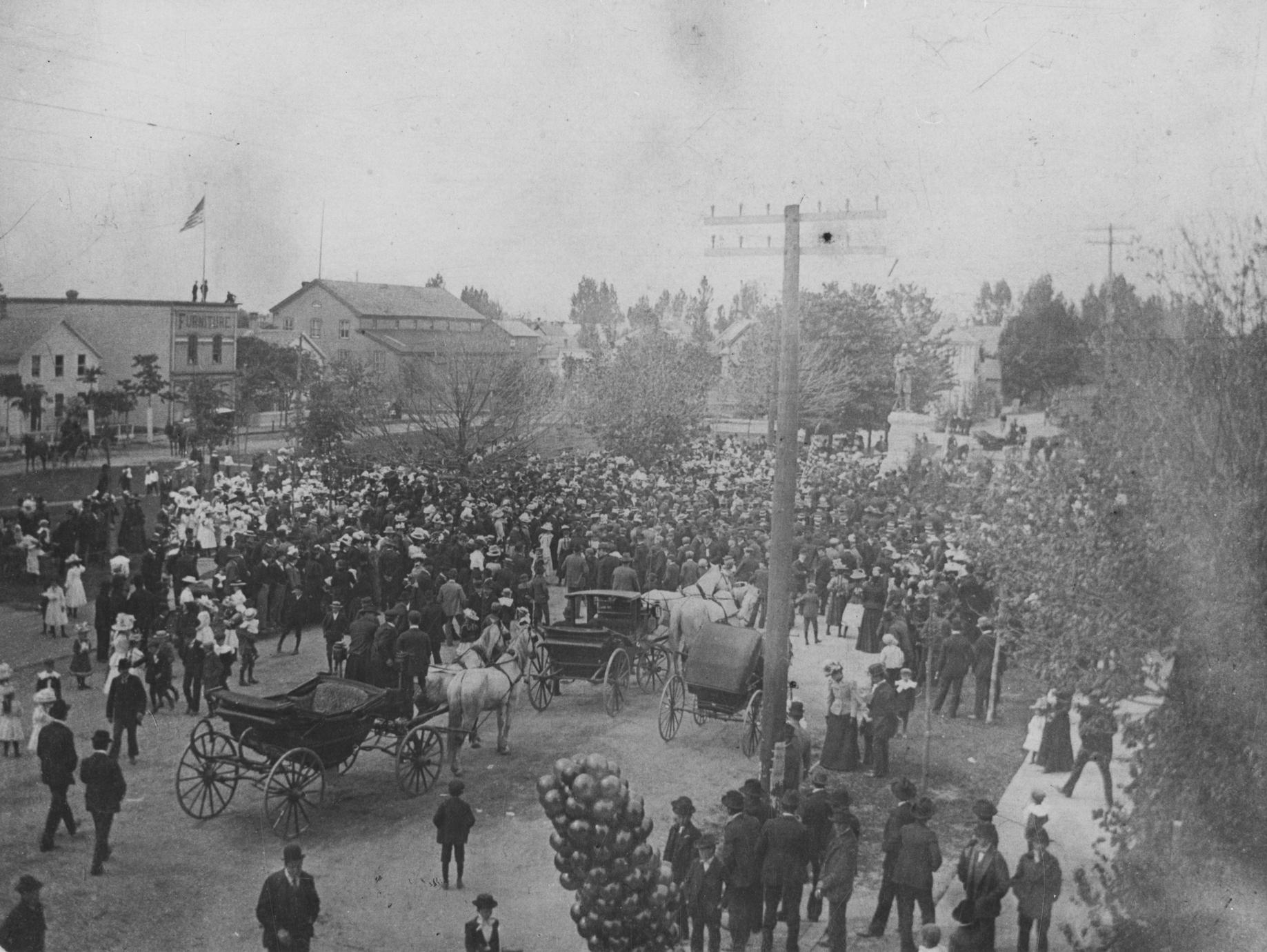 ‎Soldiers Monument unveiled on Washington Street - UWDC - UW-Madison ...