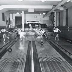 Women's bowling