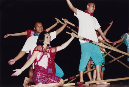 Filipino American dancers at 2000 MCOR