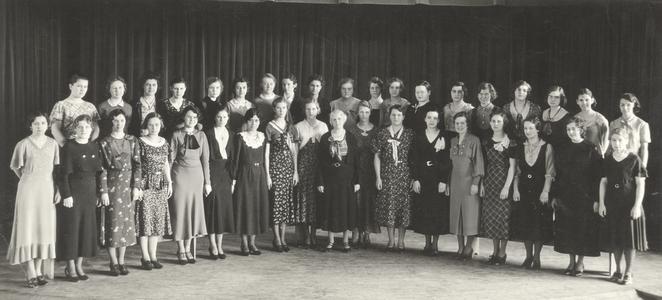 Women's glee club, 1932-1933