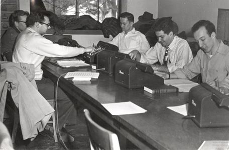 Students in an accounting lab
