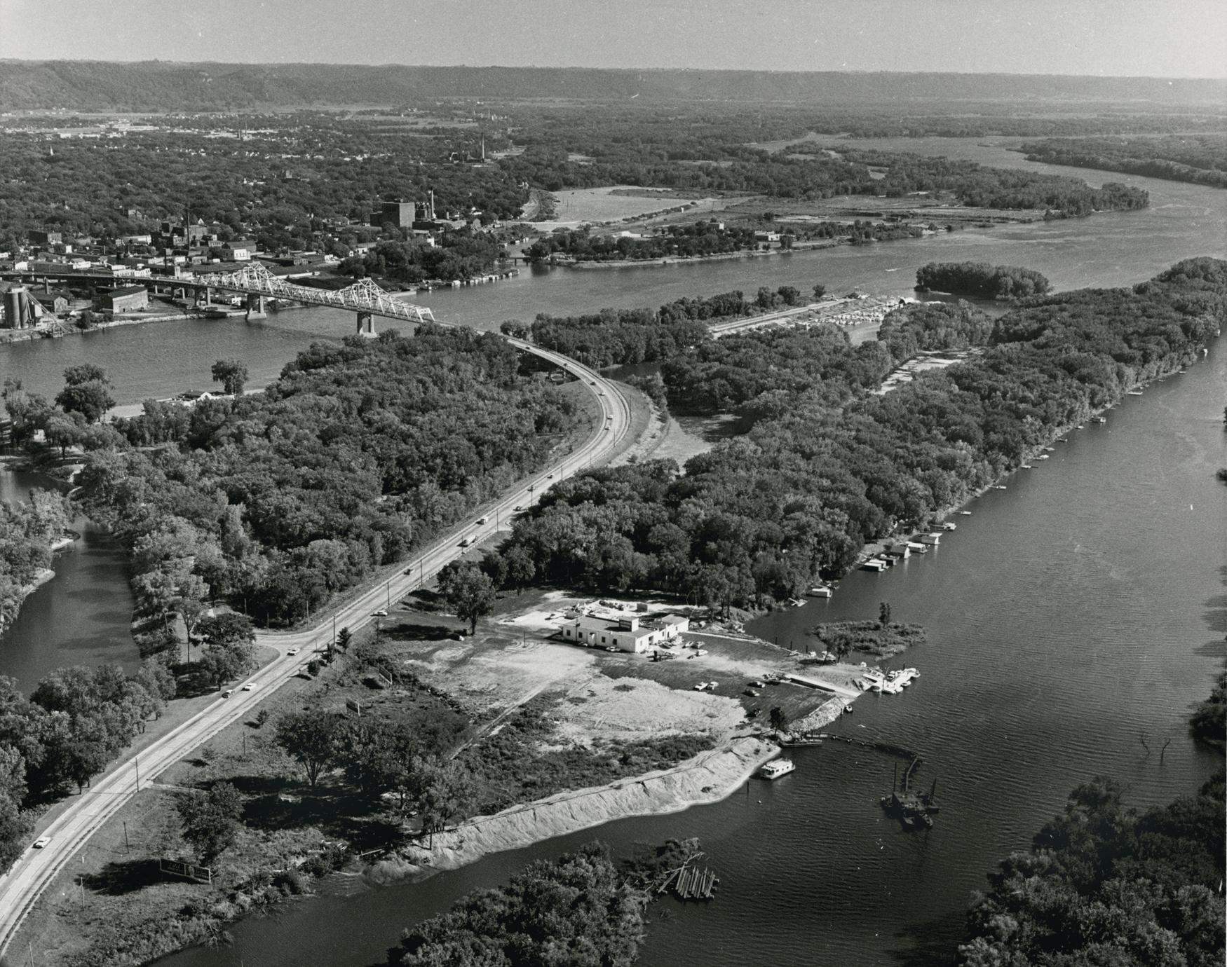 ‎La Crosse Aerial View - UWDC - UW-Madison Libraries