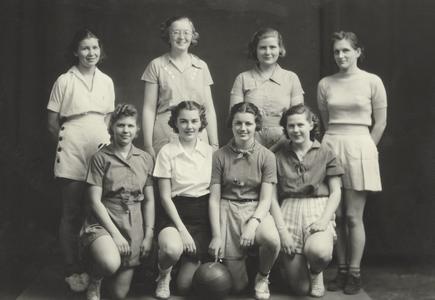 Women's basketball team, 1938
