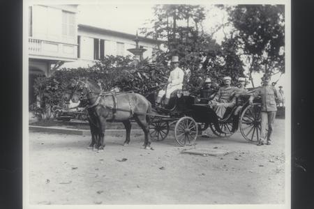 Staff of General E. S. Otis in Gen. Otis' carriage, Malacanang, Manila, 1898