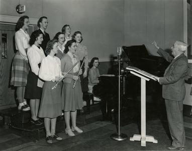 Pop Gordon and studio singers
