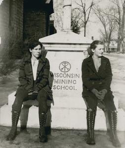 First female students at the Wisconsin Mining School