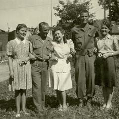 American GIs posing with German girls
