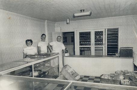 Roeck’s Bakery at work