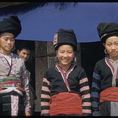 Three Striped Hmong (Meo Lai) women : detail
