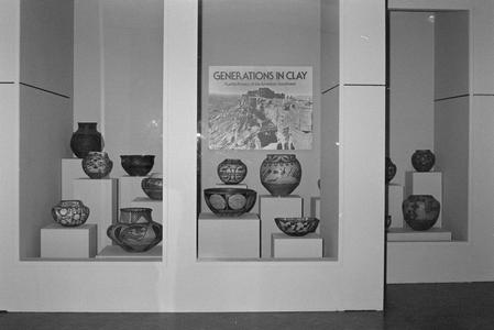 Generations in Clay : Pueblo Pottery of the American Southwest