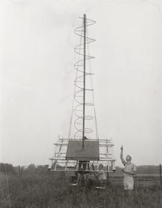 Satellite tracking station