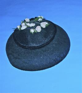Black straw hat with roses