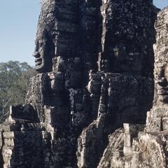 Bayon : faces on towers