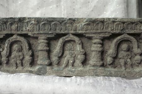 NG424, Figured Relief