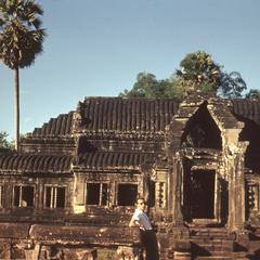 Angkor Wat : library